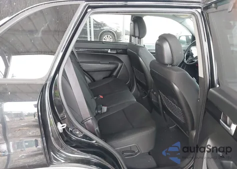 2014 Kia Sorento Lx z USA, uszkodzony, nr VIN 5XYKTCA62EG544747